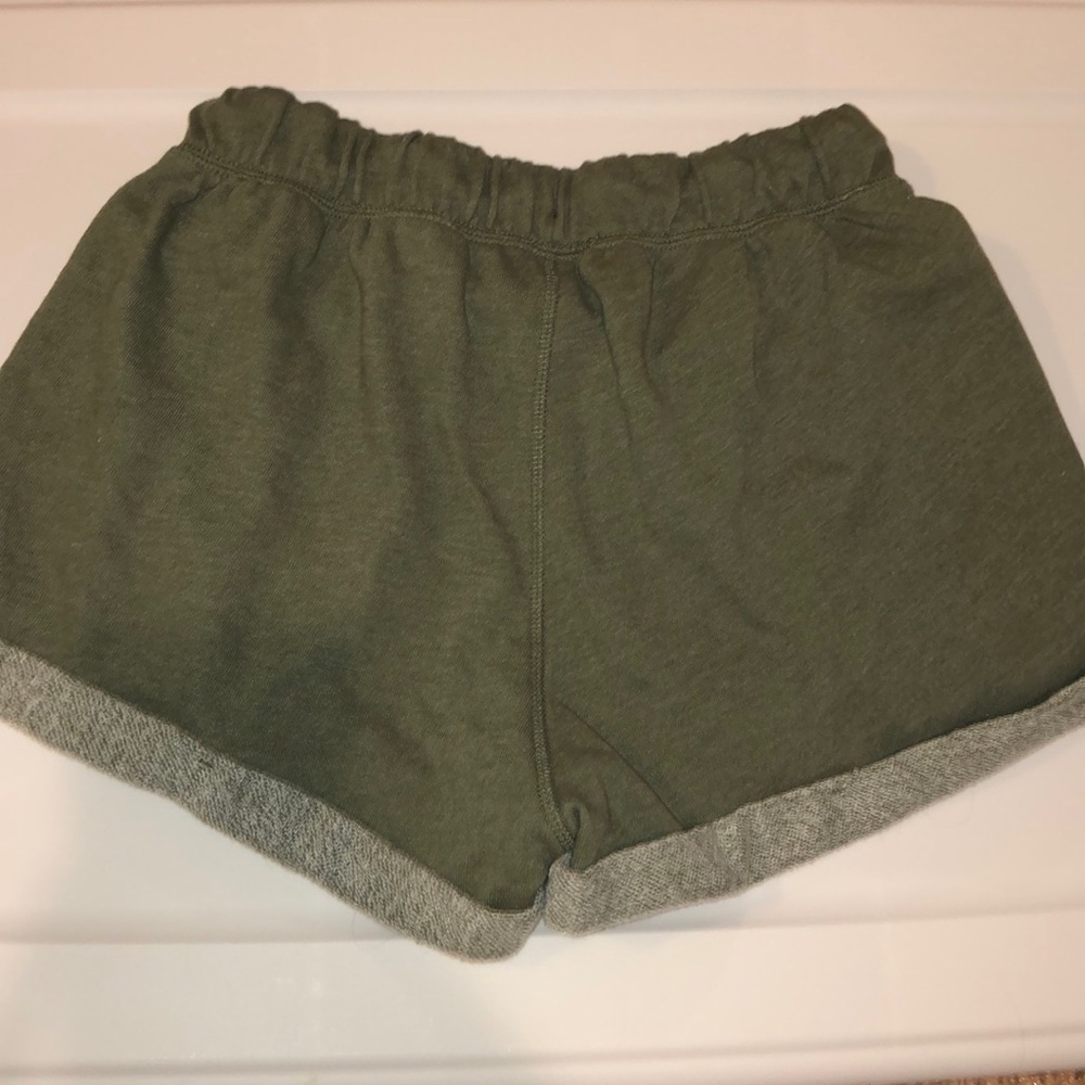 🌻H&M shorts bundle - Picture 6 of 8
